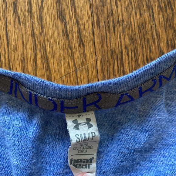 Under Armour fitted workout top - Picture 3 of 5